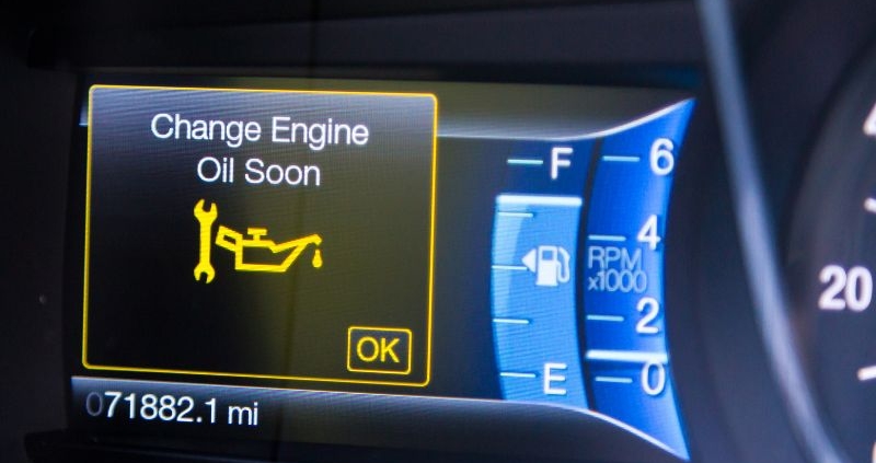 Oil change warning